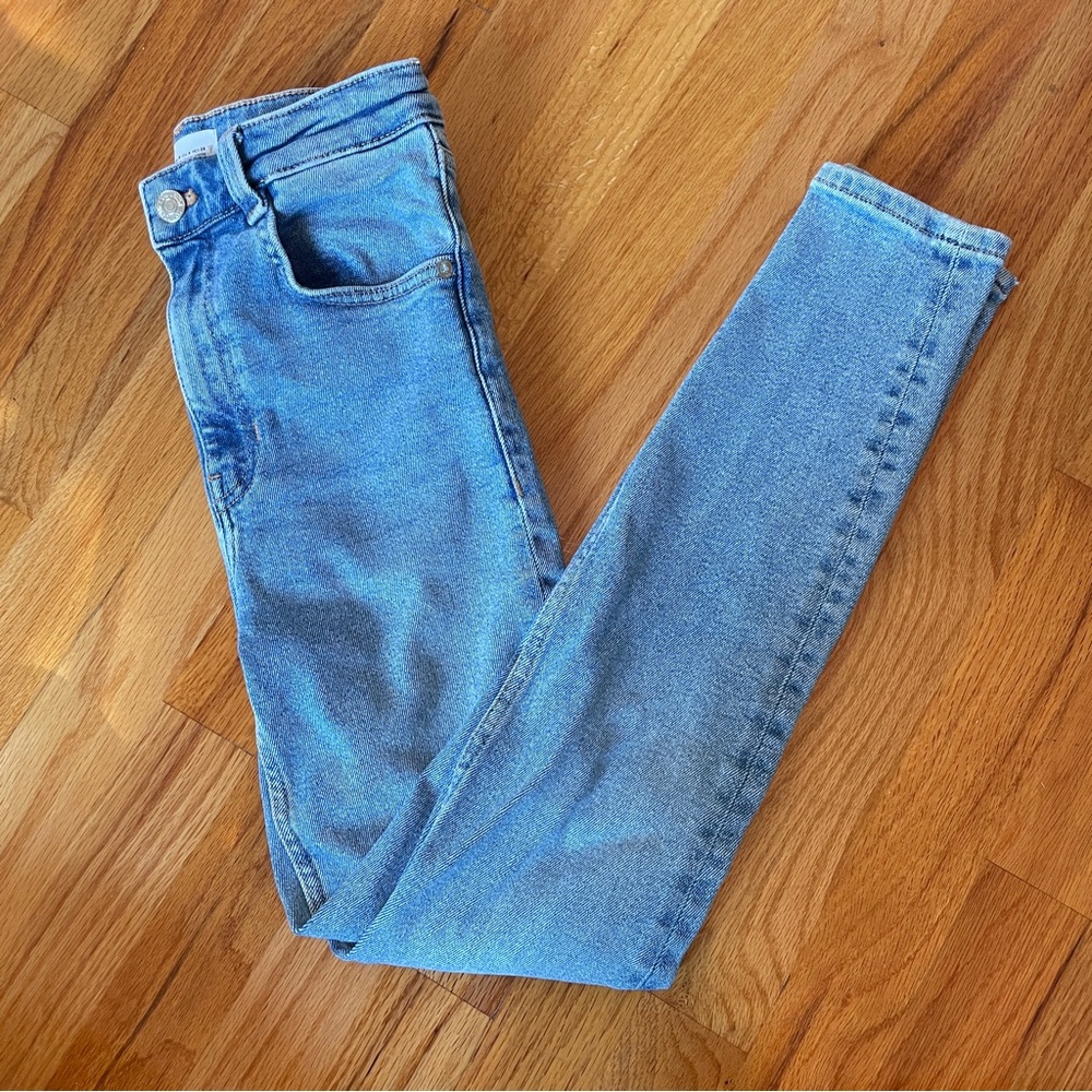 Zara light wash high waisted skinny jeans